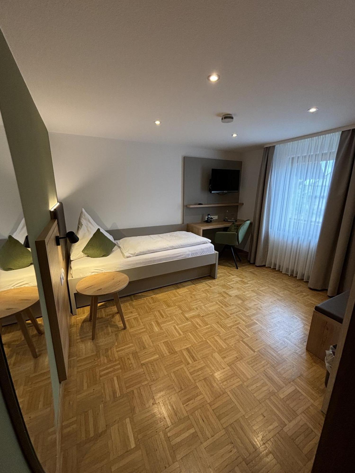 Landgasthaus Zur Linde, Neusatz Bühl Quarto foto